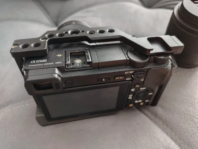 Sony a6500 + lentes 55mm e 20mm + 4 baterias + carregador