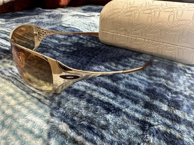 Dart gold Oakley 