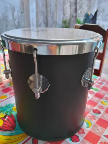 Vende-se 2 repiques de mão