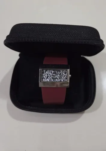 Vendo relógio chilli beans analógico vermelho 