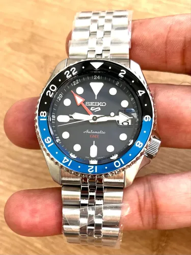 Seiko 5 Sports GMT Batman SSK003K1