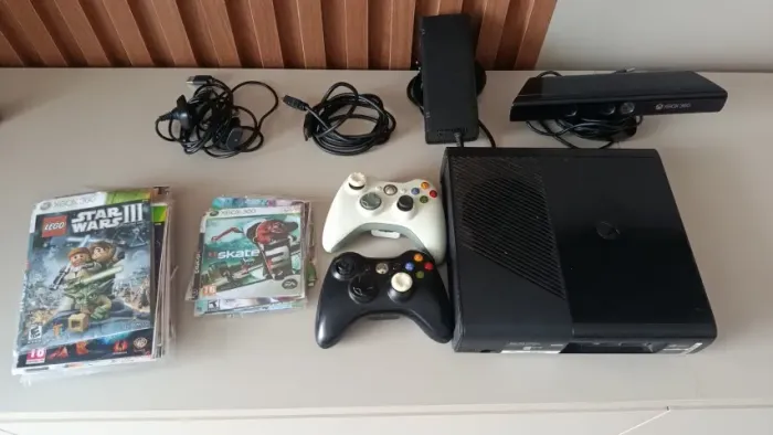 Xbox 360 desbloqueado 2 controles 2 carregadores de controles Kinect Cabo de força 4