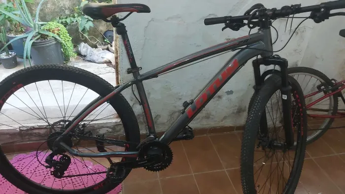 Bicicleta ARO 29' SEMI NOVA