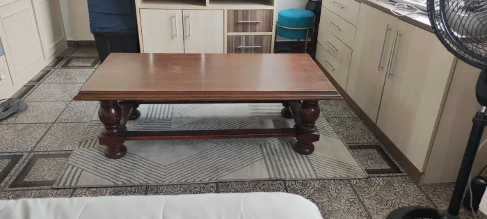 Mesa de centro grande em madeira de lei