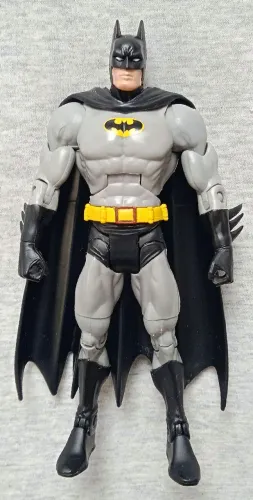dc universe clássico batman 16cm