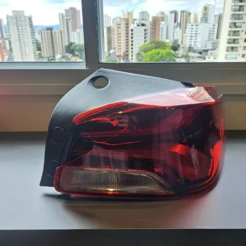 Lanterna Traseira Onix Hatch 2020 a 2026