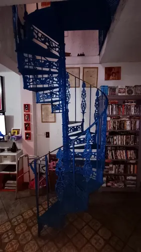 Escada Caracol em ferro fundido - Estilo clássico 2,90mts altura 60cm degrau