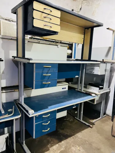 Mesas com gavetas para escritório 