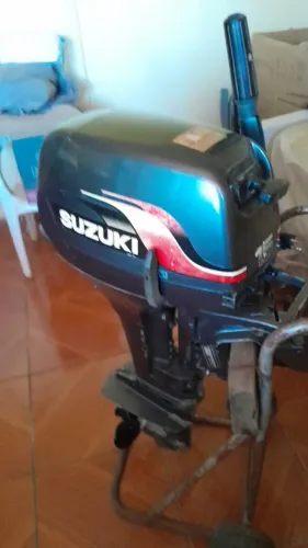 MOTOR DE POLPA 15HP SUZUKI.