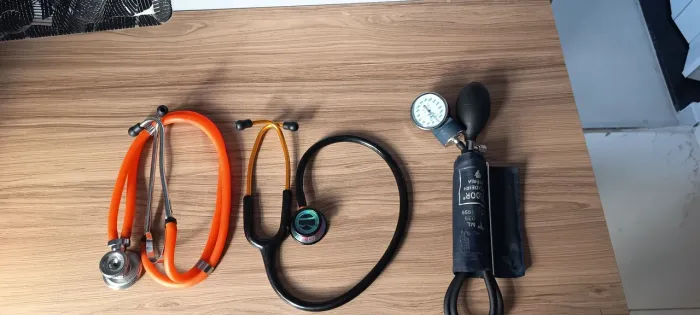 Vendo kit para Fisioterapia ou enfermagem