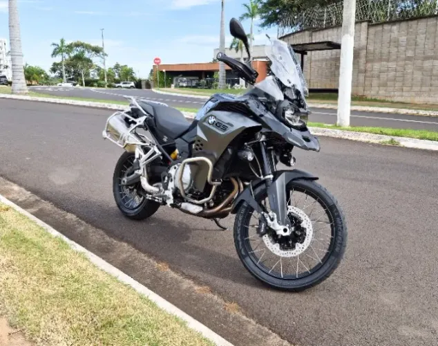 Moto BMW F 850 GS Adventure Premium Triple Black ? Impecável