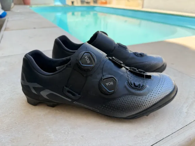Sapatilha 39/40 MTB Shimano XC7 - solado de carbono