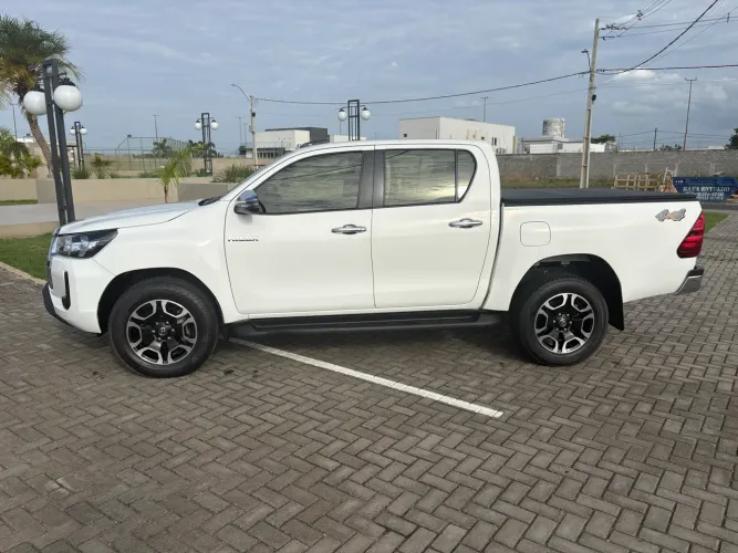 Toyota Hilux CD SRV 4X4 2.8 TDI Diesel Aut. 2022