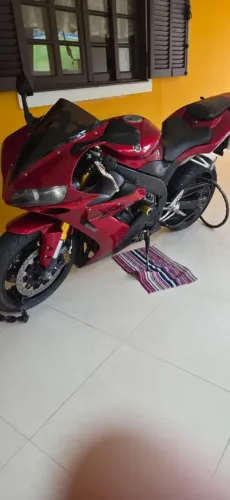 Moto r1 yamaha 1000 cilindradas