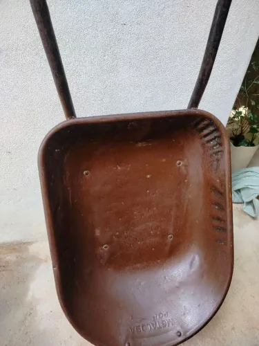 Vendo carrinho de mão em perfeito estado de conservação 