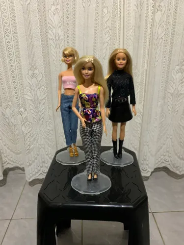 Vendo bonecas Barbie originais,todas em bom estado