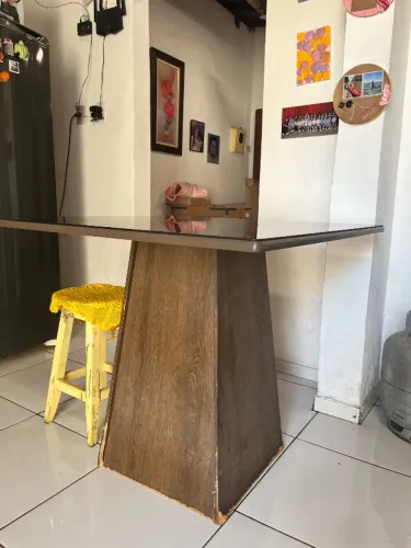 Mesa de jantar para quarto lugares 