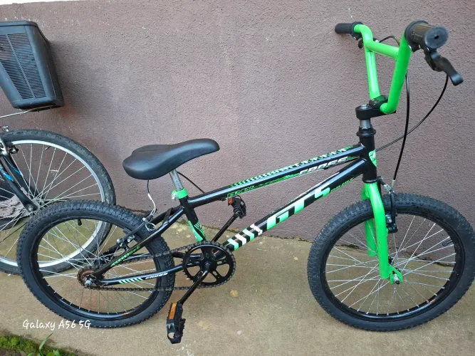 Bicicleta Aro 20 BMX GT