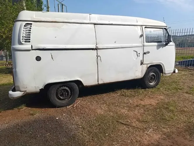 Volkswagen Kombi Furgão 2000