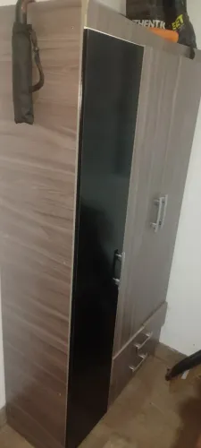 Guarda roupa  3 portas