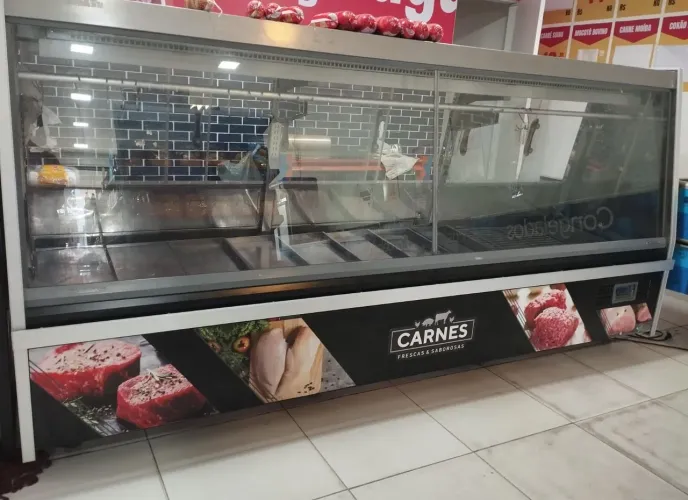 Balcão expositor refrigerado de carnes para açougue
