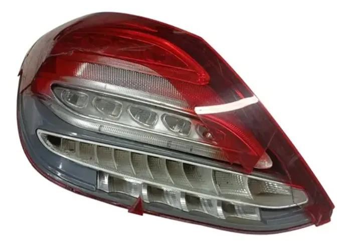 Lanterna Traseira Lado Motorista Mercedes C200 2.0 Turbo 2015 2016 Com Pequeno Defeito