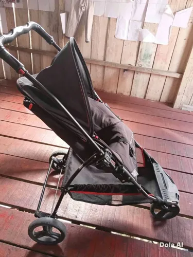 Carrinho de bebê  meu contato * crys