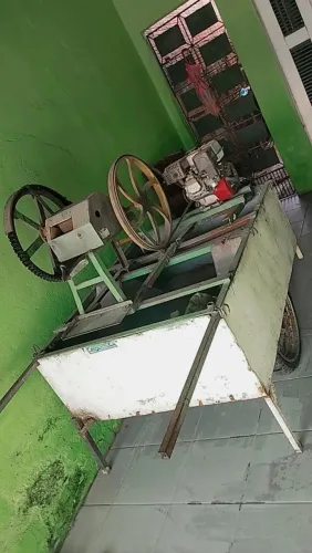 Engenhoca a Motor e carrinho inox  Grande