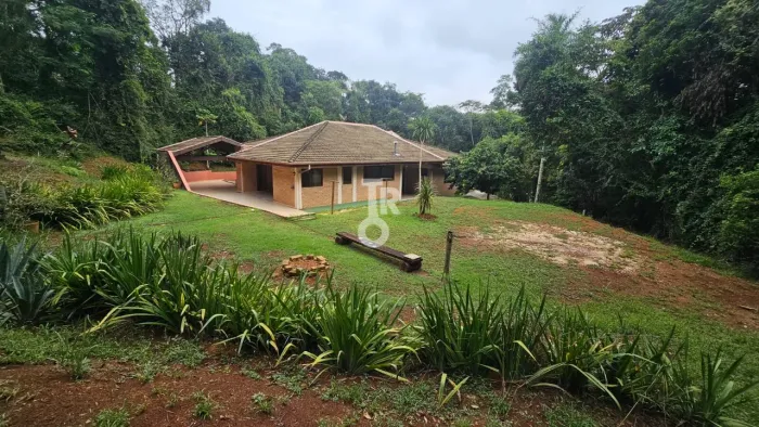 CASA TÉRREA À VENDA NO CONDOMÍNIO FAZENDA CAMPO VERDE  Jundiaí | 3 suítes | Pomar