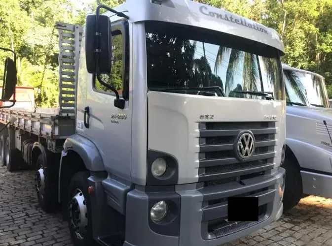 vw 24250 prata 8x2 carroceria 8,5m 2013
