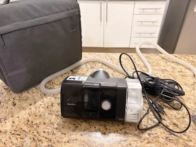 CPAP Automático ResMed AirSense 10 AutoSet com Umidificador, Excelente Estado
