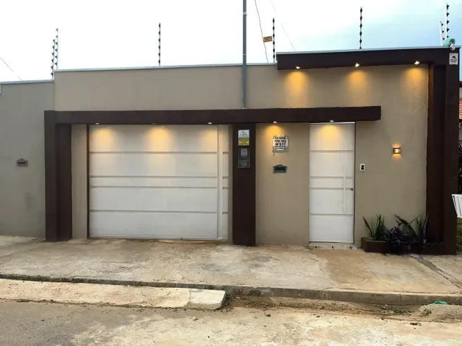Casa 2 quartos sendo um suíte,sistema fotovoltaico e poço artesiano,Bairro Vale do Sol.