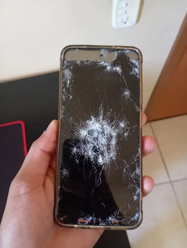 Moto G34 5G 128GB ( Está com a tela quebrada)