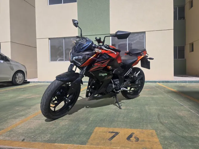 Kawasaki Z300 laranja - A mais mais de BSB
