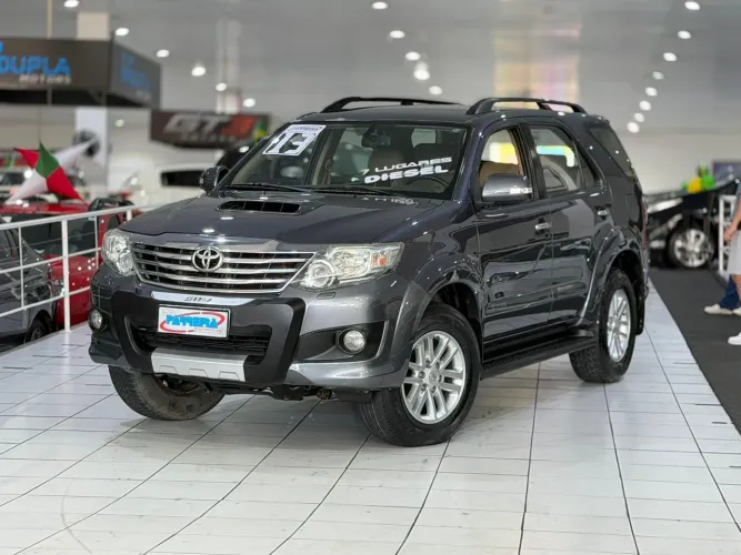 Toyota Hilux SW4 SRV D4-d 4X4 3.0 TDI Dies. AUT 2013