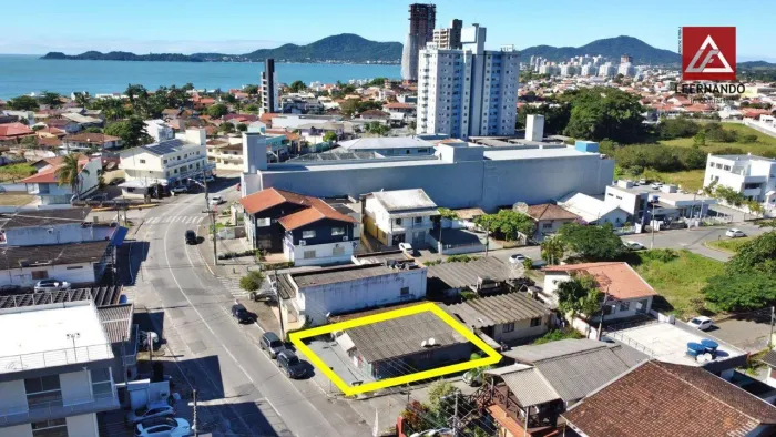 Terreno à venda, 278 m² por R$ 1.500.000 - Centro - Penha/SC