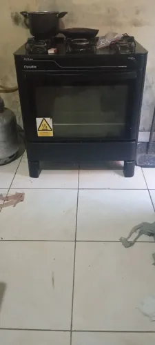 Venda de um fogão e uma mesa de mármore
