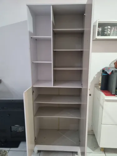 Vende-se uma estante multiuso 1,80 x 0,60