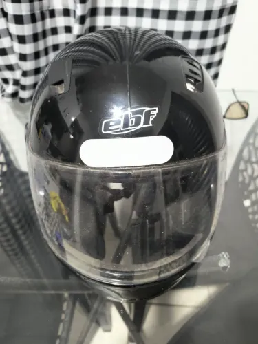 Capacete preto EBF tamanho 56