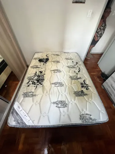 Cama box com colchão - Mudança Urgente!!