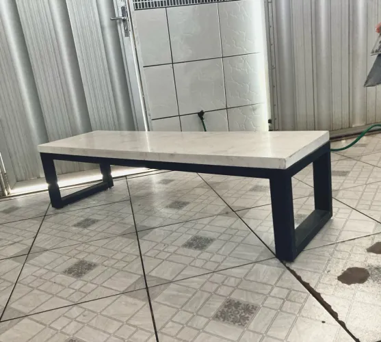 Mesa de Centro / Aparador baixo em Mármore Nobre e base de Madeira