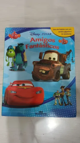 Disney Pixar - Amigos Fantásticos - Livro - com cenário e 12 miniaturas