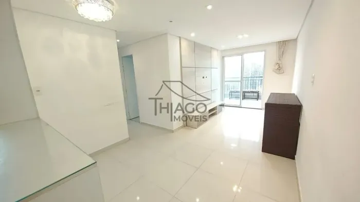 Apartamento para locação na Vila Canero, de 90m2, 3 dormitórios, sendo 1 suíte, varanda, 2