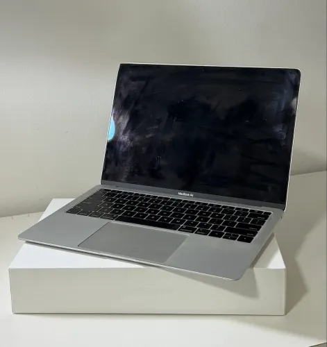 MACBOOK AIR 13? 