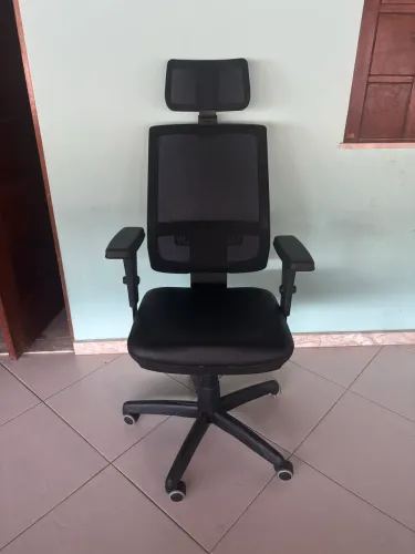 Cadeira de Escritório Presidente Brizza Braço 3D