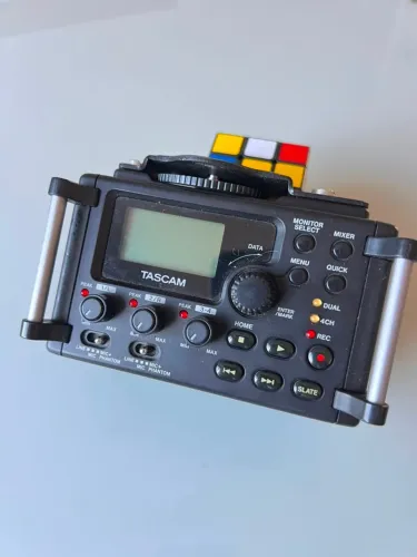 Gravador de áudio portátil digital Tascam DR 60D