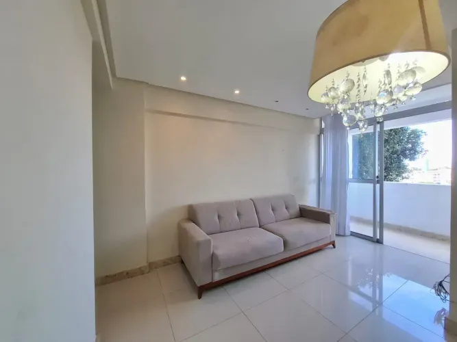 Apto 2/4 Com Varanda e Suíte