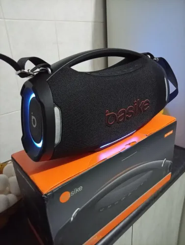 Vende um som original potente de basik 200 watts de potência muito forte pra festa