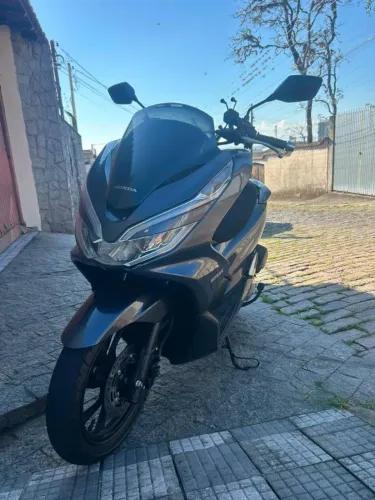 Honda PCX muito econômica e nova
