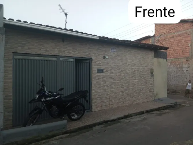 Vendo casa só no ponto de morar , sem precisar fazer reforma !